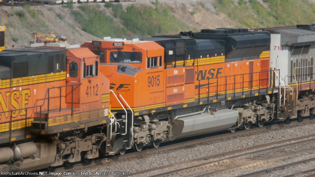 BNSF 9015, 718 & 4112